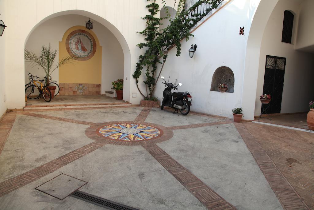 Le Terrazze Di Cristina Bed and Breakfast Vietri Buitenkant foto